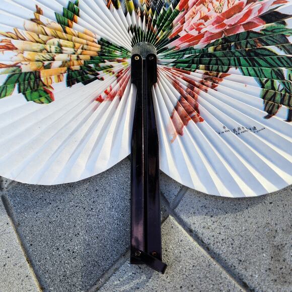 Vintage Hand Painted Floral Accordion Hand Held Paper Fan - Picture 9 of 10